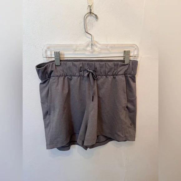 Lululemon On the Fly Short 2.5" Heathered Slate Size 6 - Picture 5 of 8